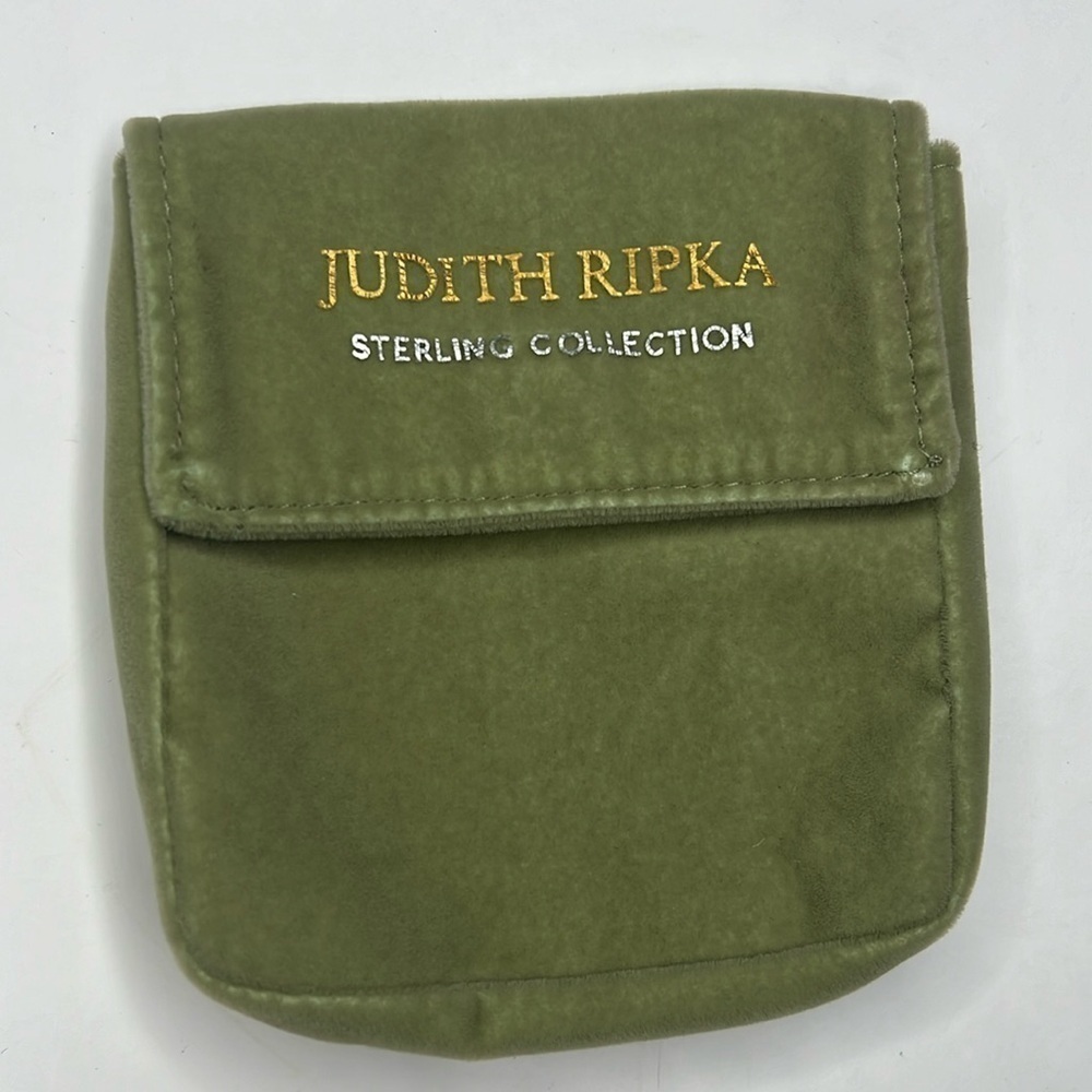 Judith Ripka Green Velvet Jewelry Snap Pouch 4”x 3.25”x.75”